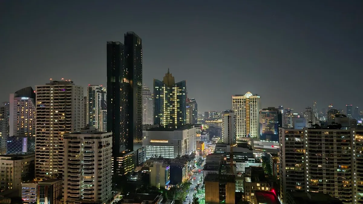 แผนที่เส้นทางเดินจากMRT สุขุมวิทไปโนเบิล รีโคล - Noble Recole ย่านอโศก